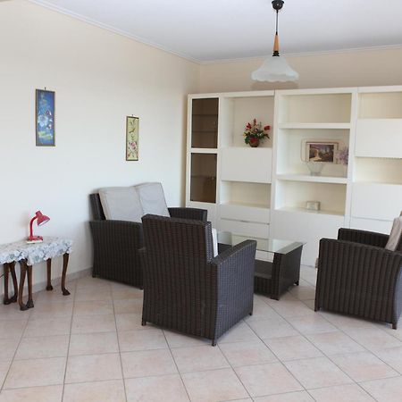 Aliki Studios Paralia Agias Foteinis Bilik gambar